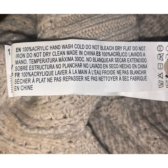 Forever 21 Sweater - Picture 5 of 7